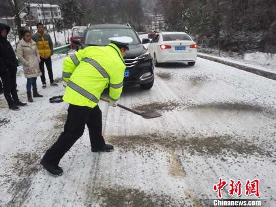 湖北十堰启动卑劣天气四级响应机制